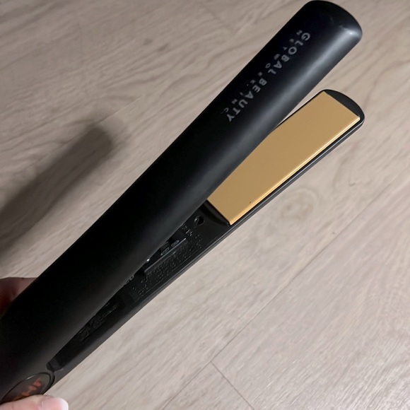 CHI 1 Inch Ceramic Flat Hairstyling Iron - Picture 1 of 4